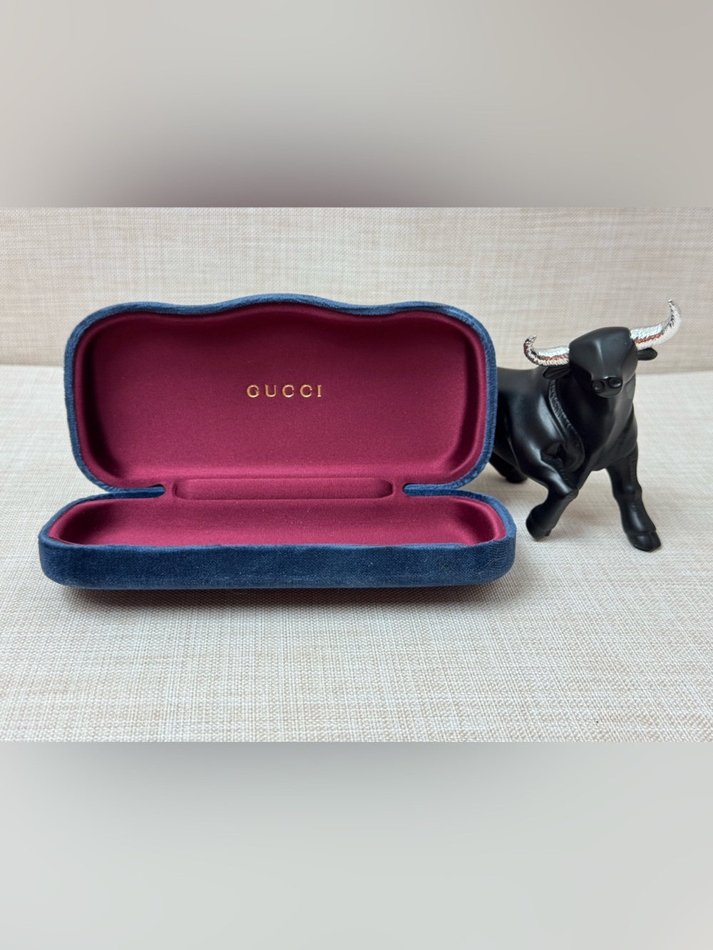 Gucci Velvet Eyewear Case in Blue Exterior and Burgundy Interior